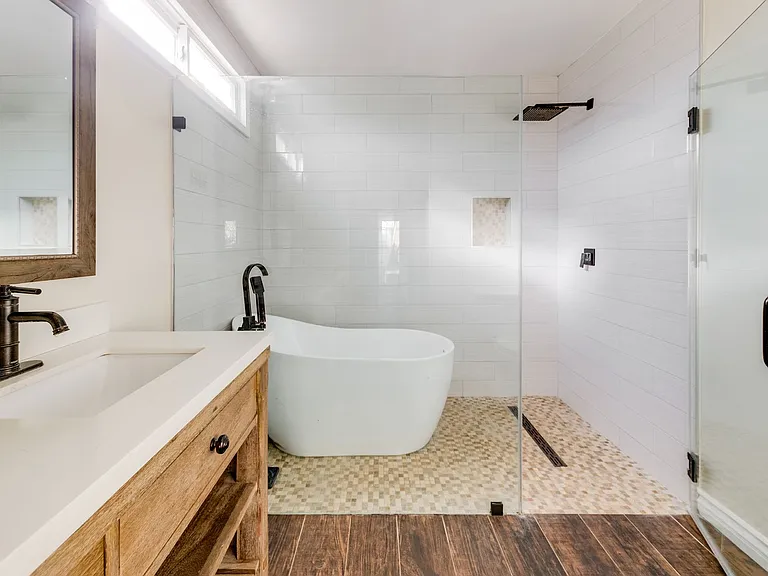 10608 S 8th Ave — Photo 17