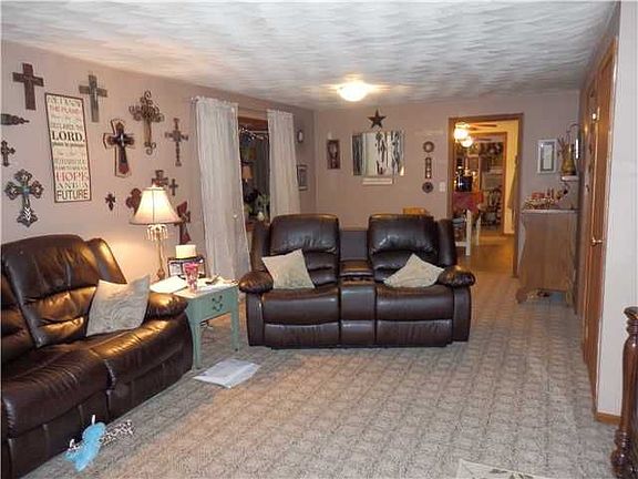 3rd image of 107 West St