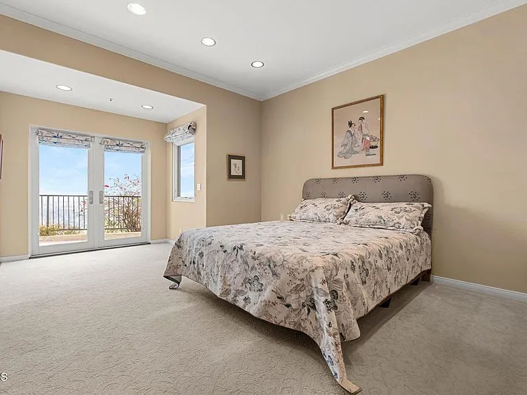 1401 Glen Oaks Blvd — Photo 26
