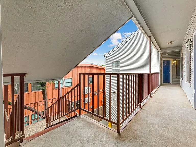402 Nova Apartments — Photo 16