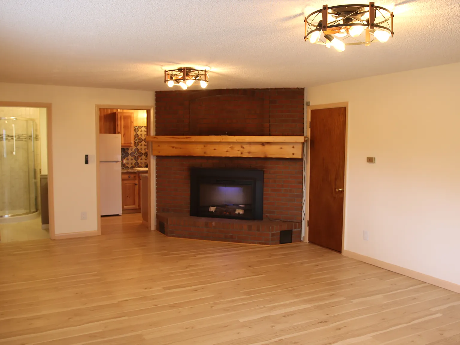 2 bed, 1023 sqft, $2,200 — Photo 3