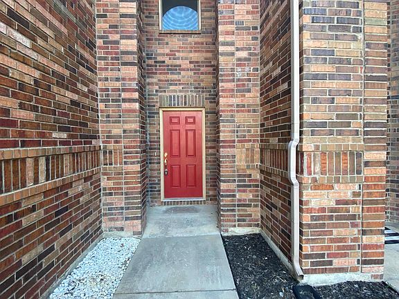 3rd image of 367 Castleridge Dr #A