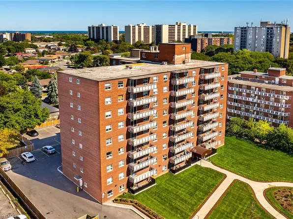 851 Queenston Rd #604, Hamilton, ON L8G 1B4