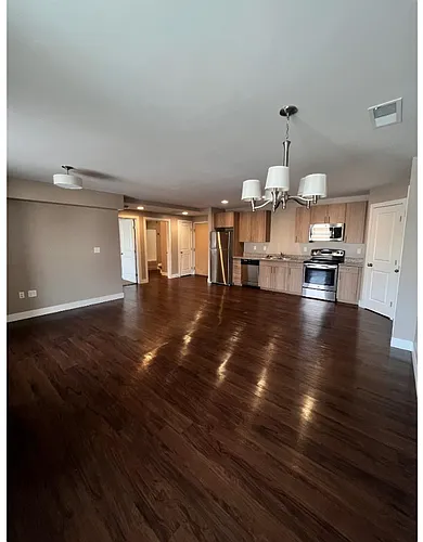 105 1st St SE #302 Photo 1