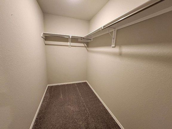 5th image of 1072 Huntington Dr