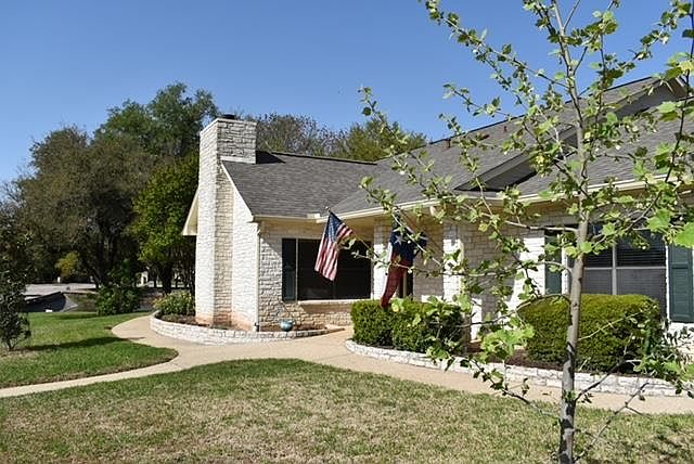 1st image of 118 Canyon Creek Ln