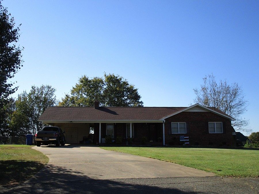 1st image of 907 W Southgate Dr