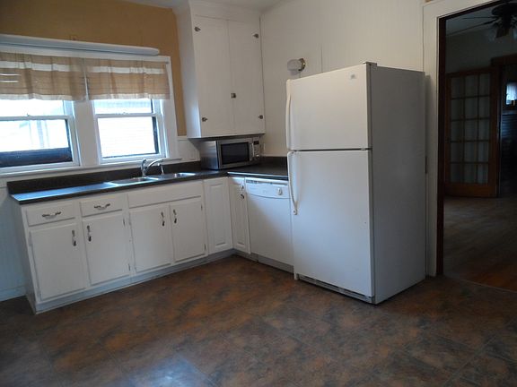 Eat-in Kitchen has been updated
