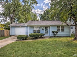 18 Redwood Dr, Florissant, MO 63031