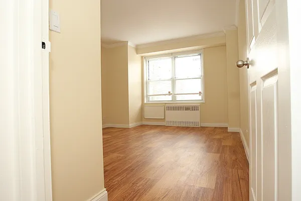 Rented by Global Equities Management | media 32