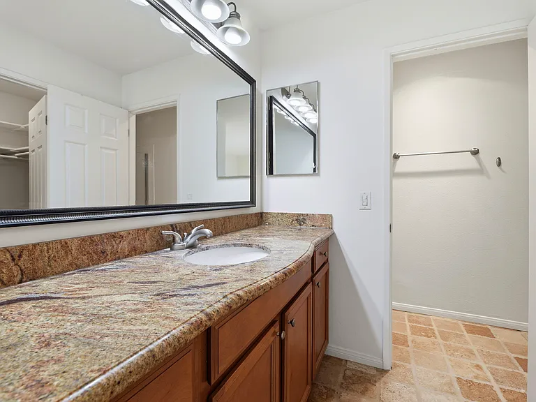 523 Woodside Oaks #2 — Photo 20