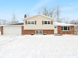 911 S Prairie Rd, New Lenox, IL 60451