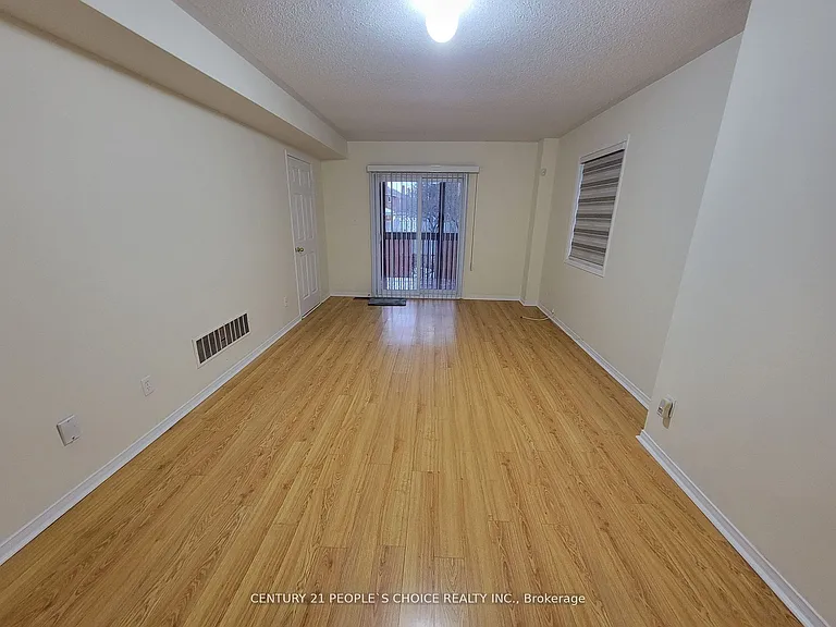 783 Millworks Cres — Photo 24