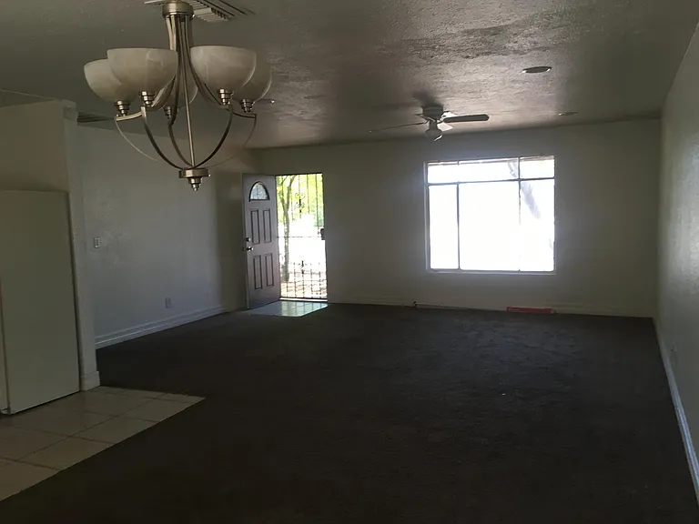 3113 N 43rd Dr — Photo 3