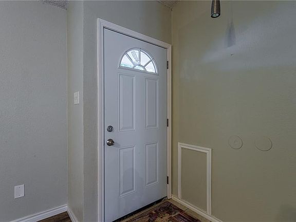 5th image of 7325 Buttonwood Dr