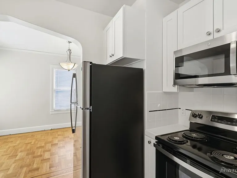159 19th Ave #4 — Photo 2