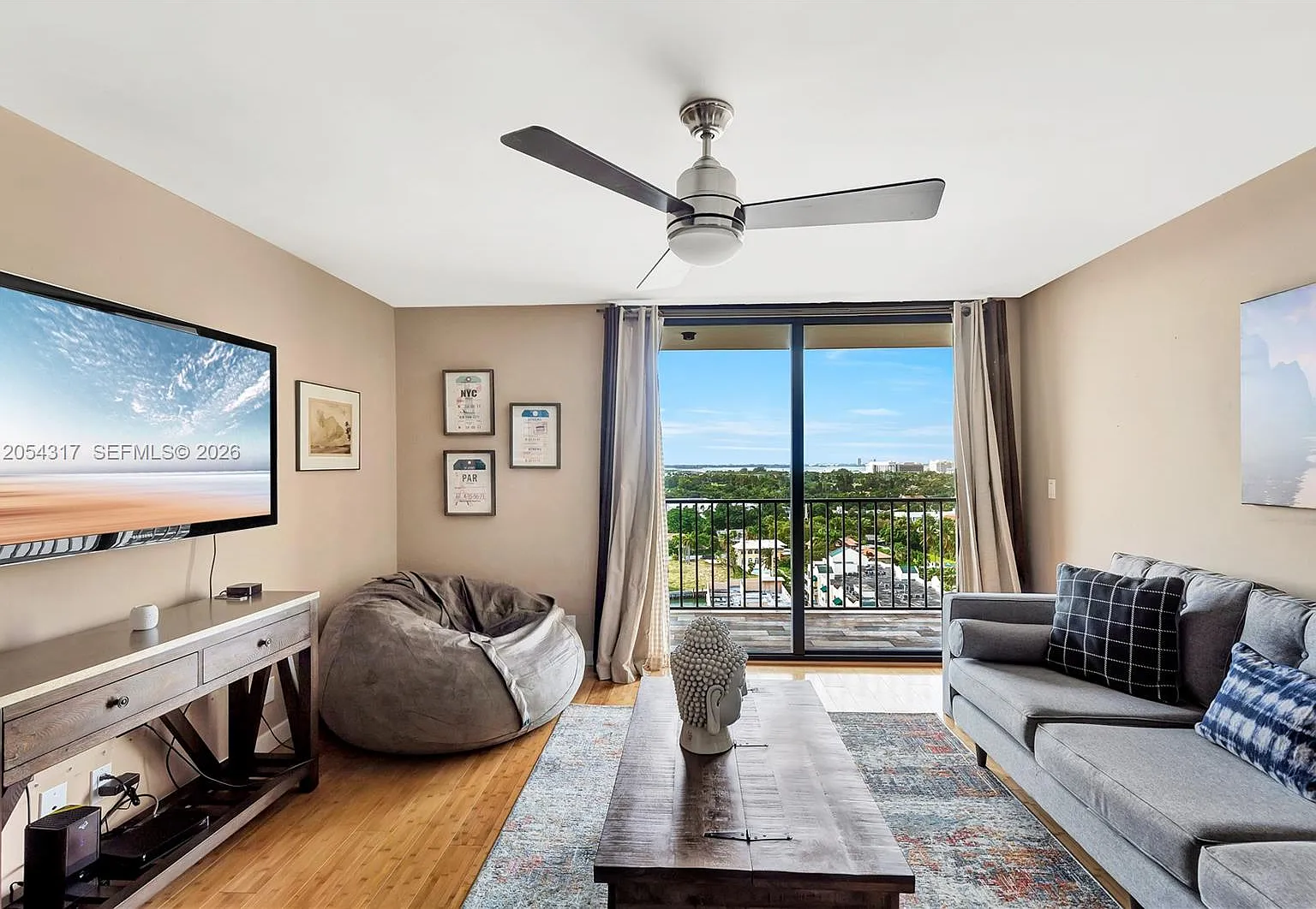 Oceanfront Plaza Condo — Photo 3