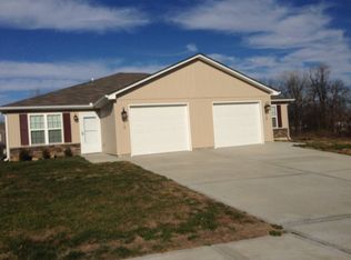 1920 Jo Ann Dr, Raymore, MO 64083