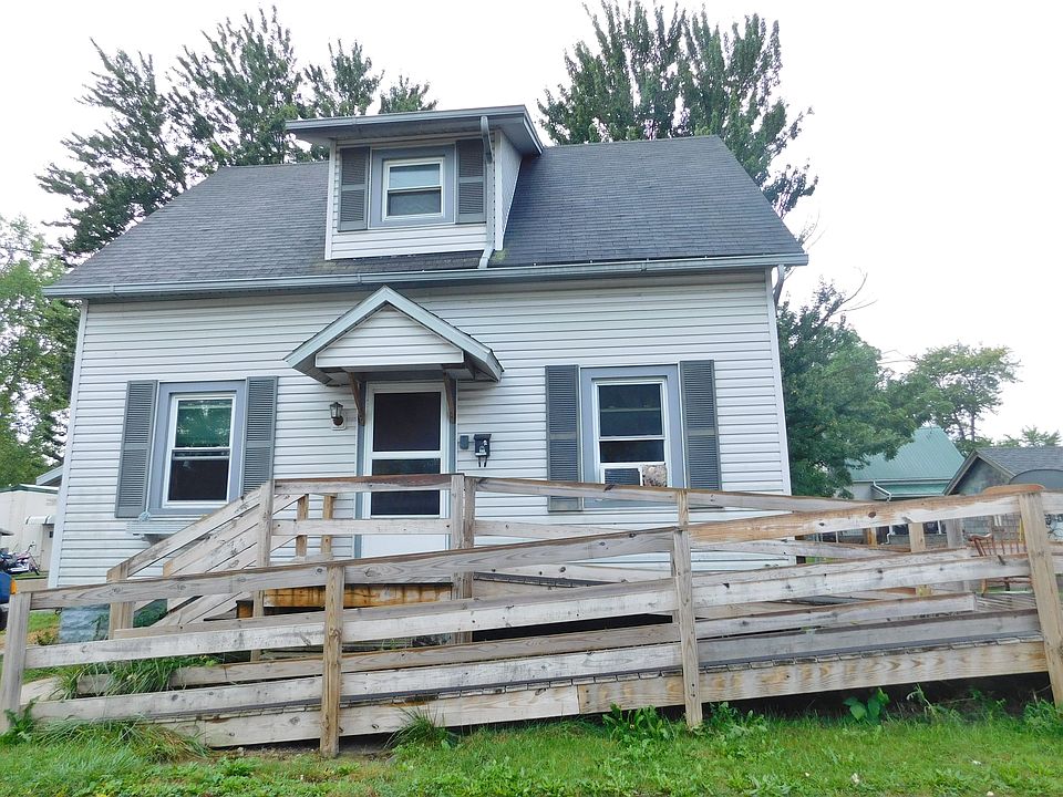 1st image of 404 E Court St