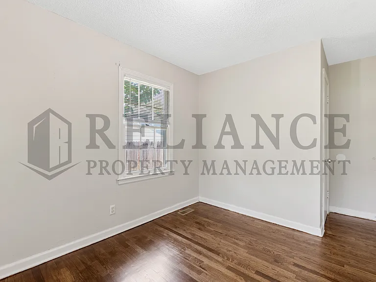 1555 N Northeast Pkwy — Photo 21