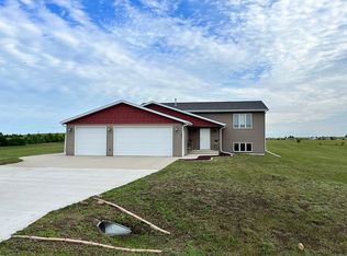 6012 Kayley Dr, Bismarck, ND 58504