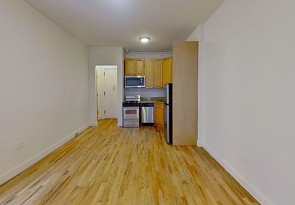 4th image of 214 W 96th St APT 4I