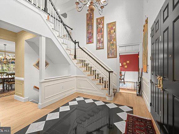 3rd image of 100 Asquithoaks Ln
