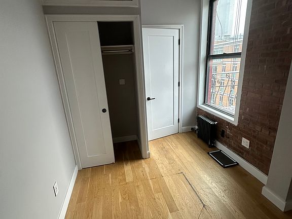 5th image of 23 Catherine St #5B