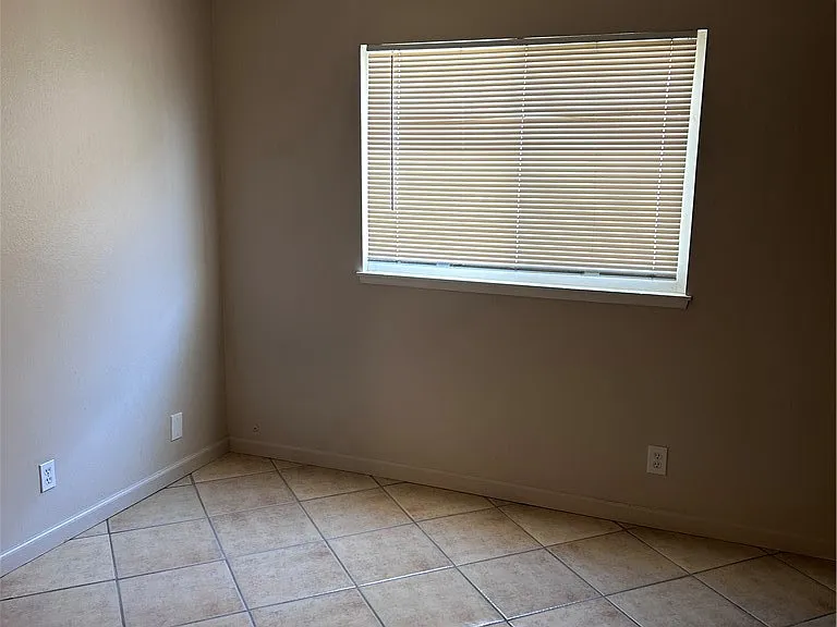 1271 N Emogene St — Photo 8