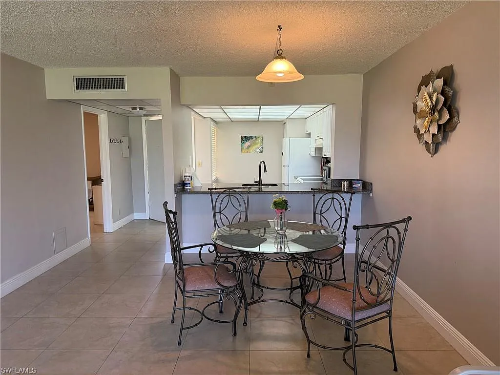 2 bed, 2.0 bath, 1000 sqft, $1,900 — Photo 4