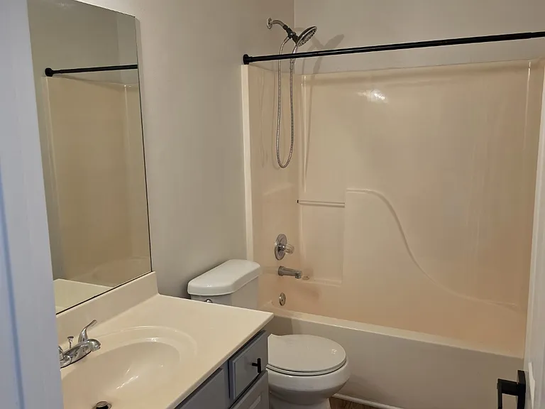 100 Silver Water Ct — Photo 33