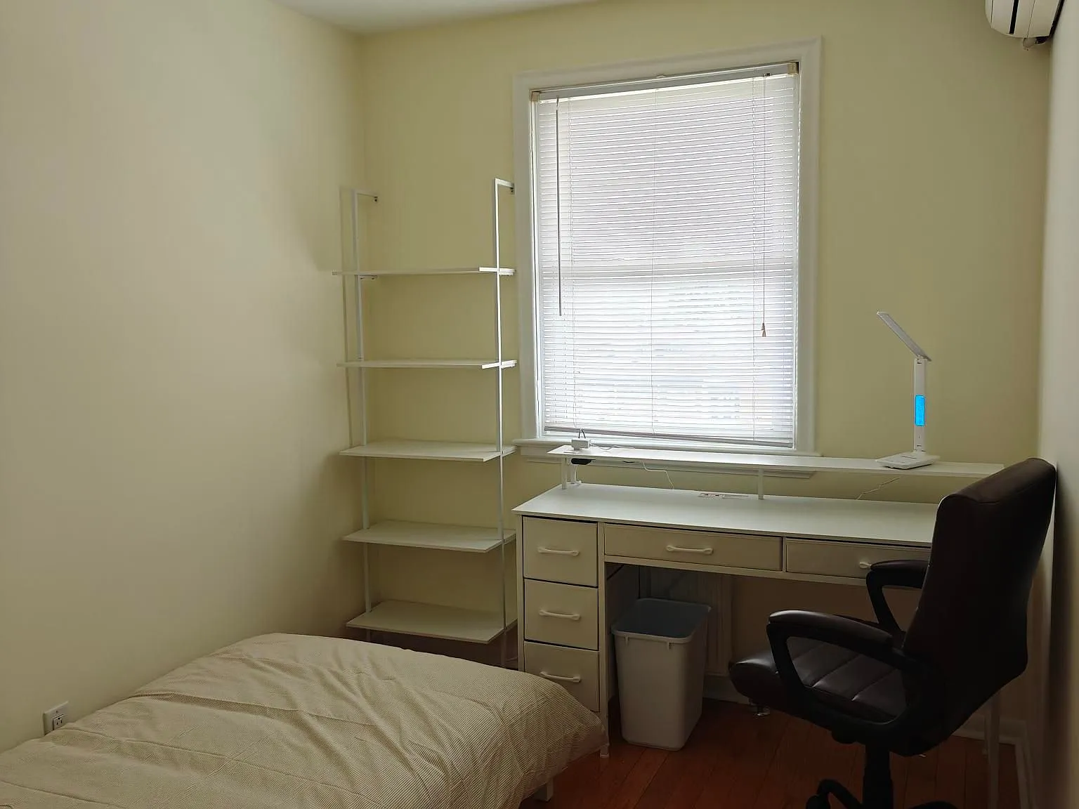1 bed, $750 — Photo 2