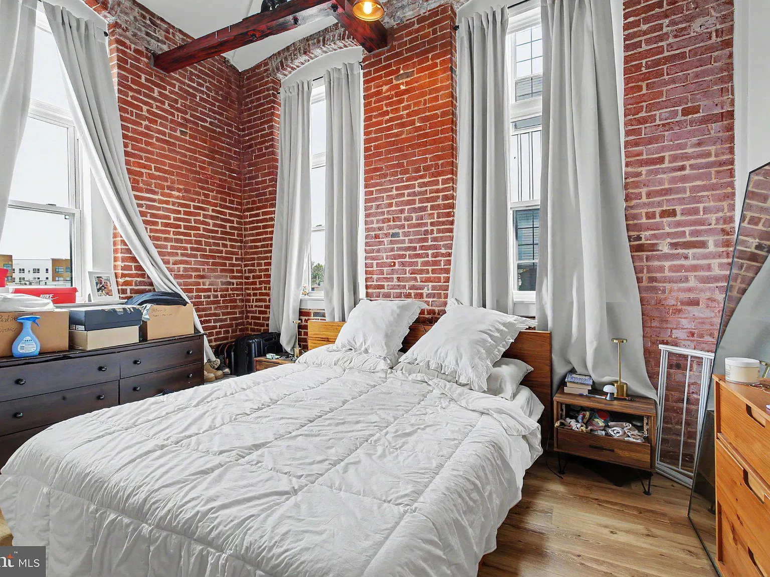 1 bed, 1.0 bath, $1,695 — Photo 2