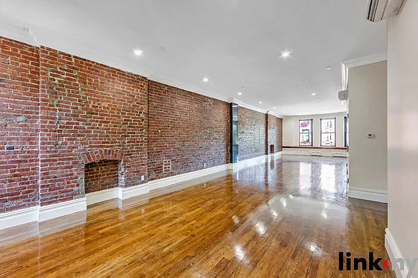 Rented by Link NY Realty | media 7