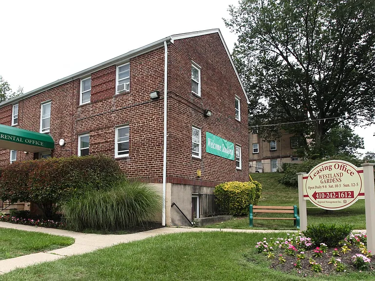 Westland Gardens Apartments and Townhouses — Photo 6