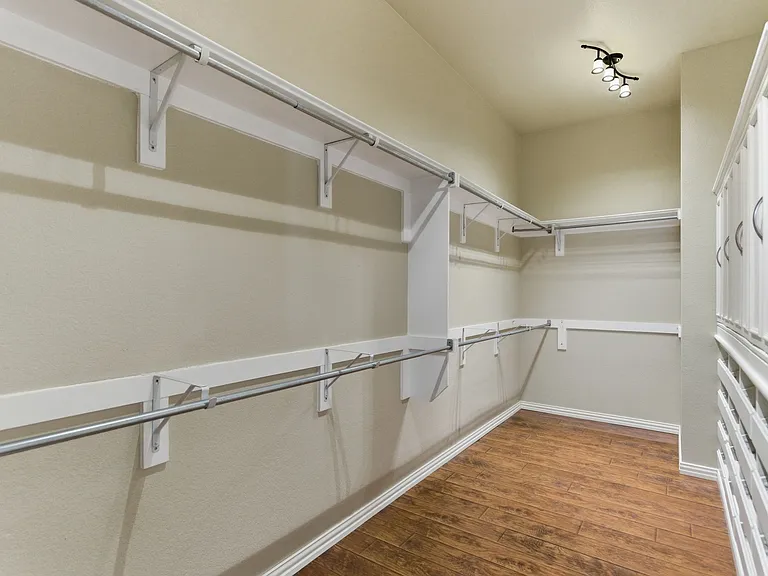 2437 Fawn Meadow Dr — Photo 18