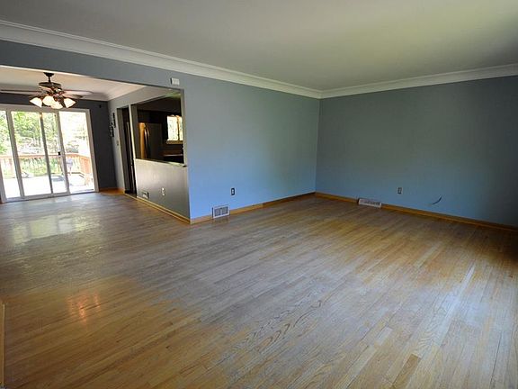 4th image of 1039 Broadrock Ct