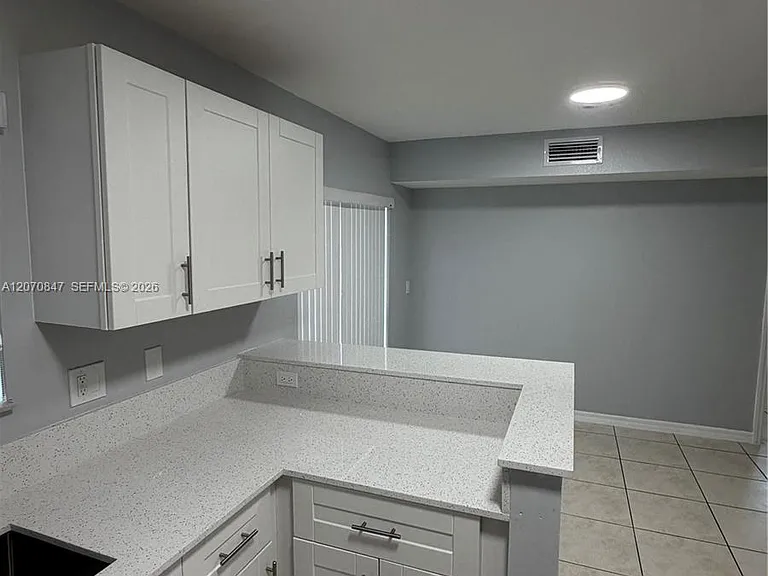 1261 SE 27th St #101 — Photo 18