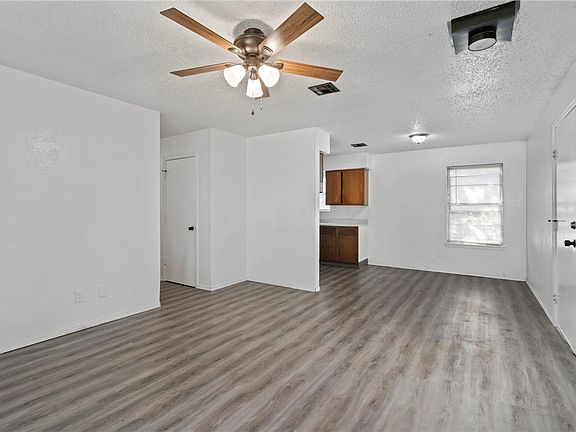 5th image of 1438 S Maple Ave