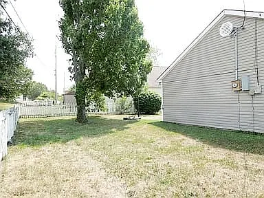 1003 River Bend Rd — Photo 2