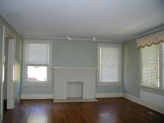 5th image of 1102 10th Ave N