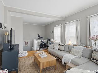 186 Arnoldale Rd, West Hartford, CT 06119