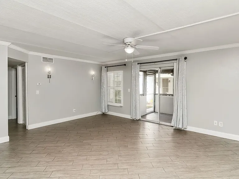 4609 W North B St #111 — Photo 12