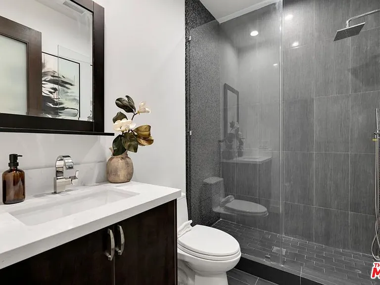 3116 Elvido Dr — Photo 35