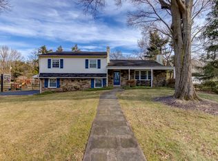 718 Midway Ln, Blue Bell, PA