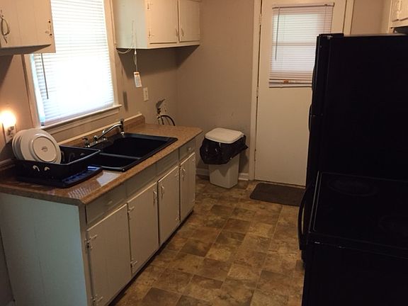 3rd image of 4599 Hendrix Dr
