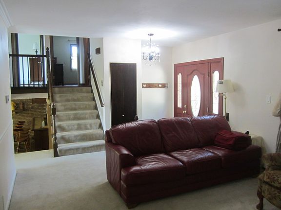 4th image of 6987 West Ave