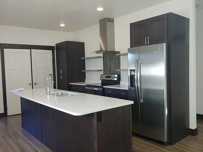 721 Cleveland St #100 — Photo 5
