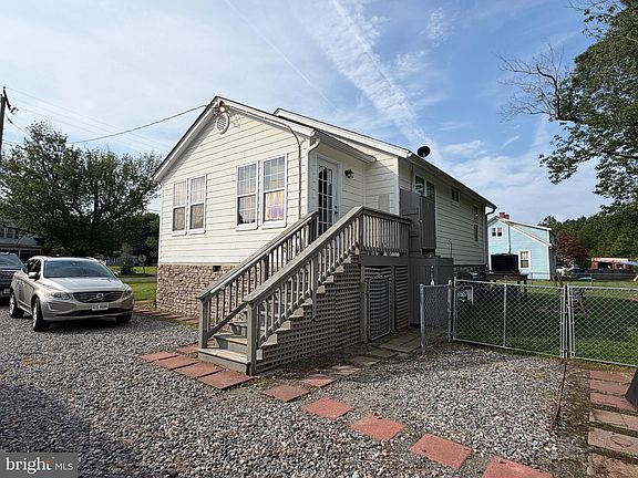 3rd image of 4393 Windmill Point Rd