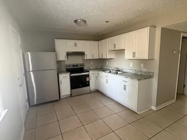 4981D Galveston St, Fayetteville, NC 28303